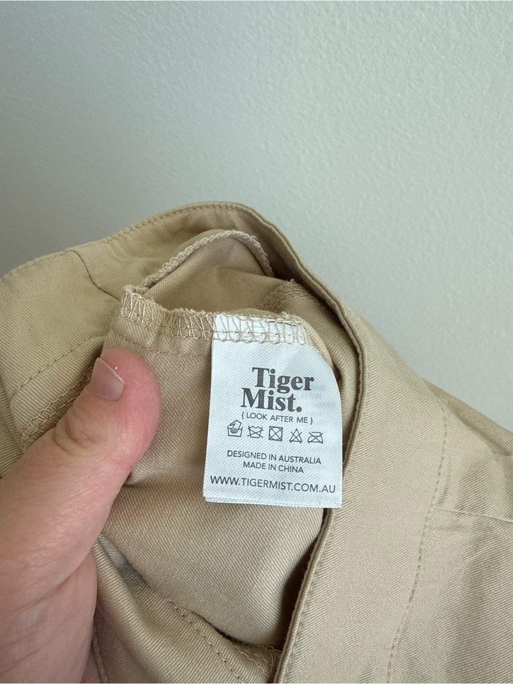 NWT Tiger Mist Jadene Pants Tan Wide Leg V Waist High Rise Trousers S - Picture 16 of 16
